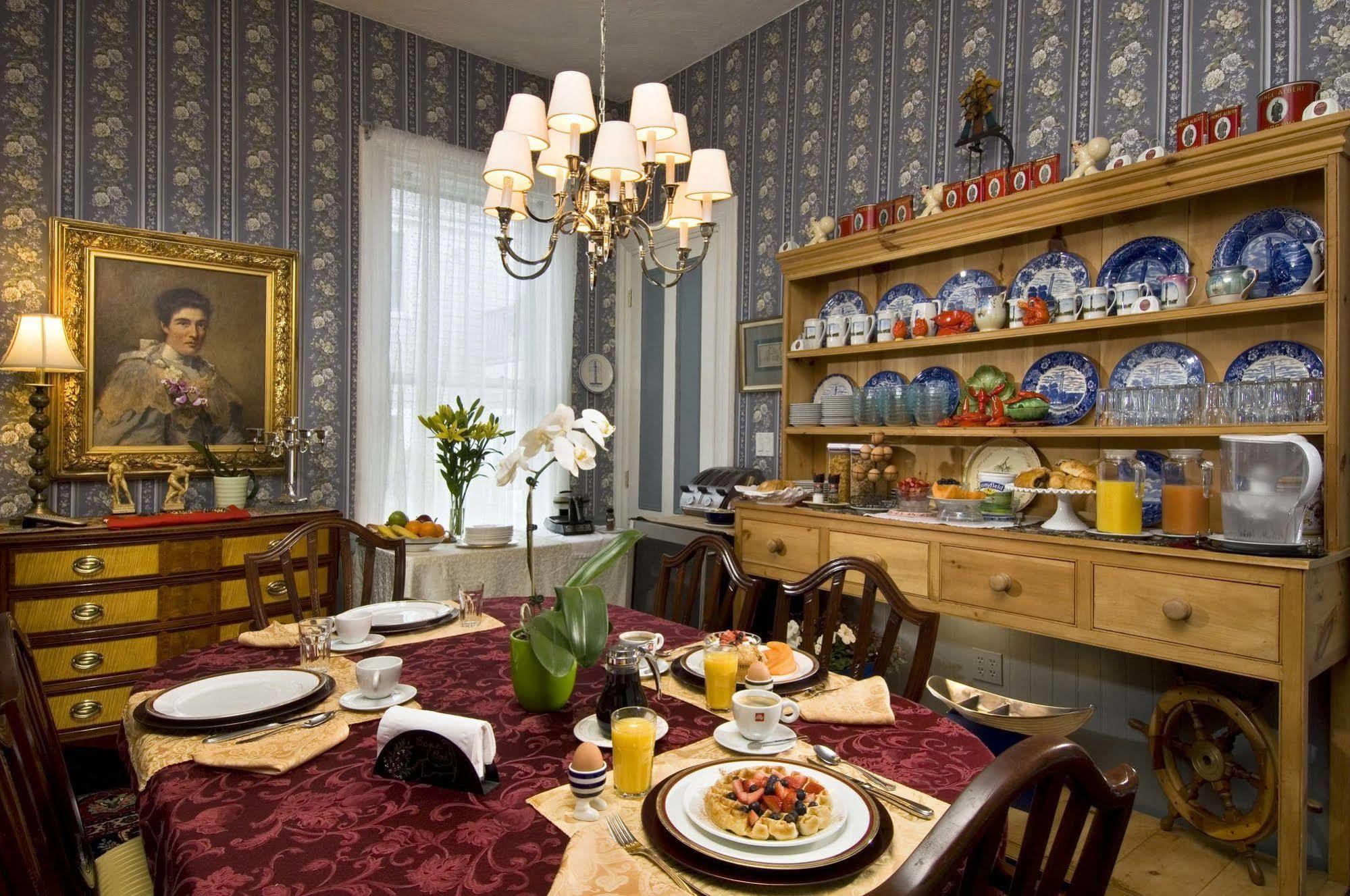 Prince Albert Guest House, プロビンスタウン エクステリア 写真